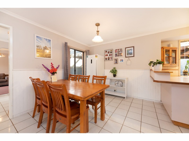 92 Hammer Street, Howlong NSW 2643