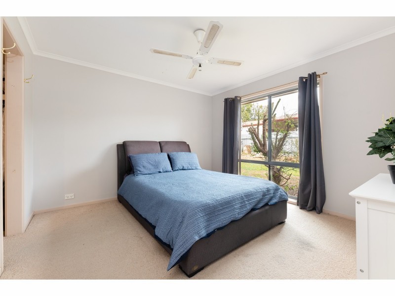 92 Hammer Street, Howlong NSW 2643