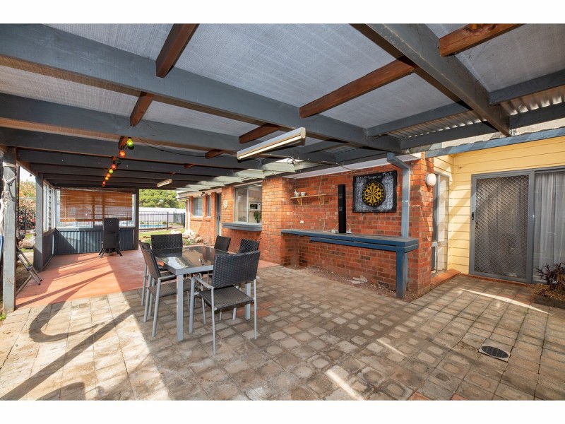 92 Hammer Street, Howlong NSW 2643