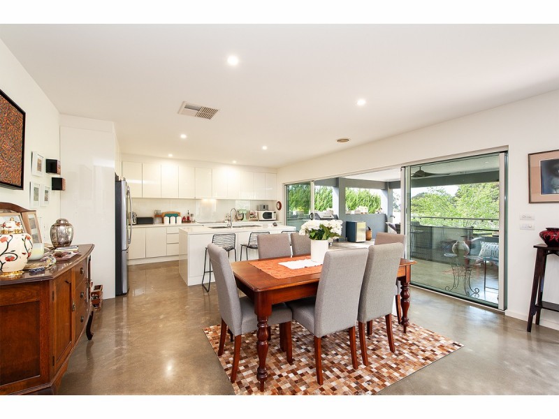 4 Cottlesloe Court, West Wodonga VIC 3690