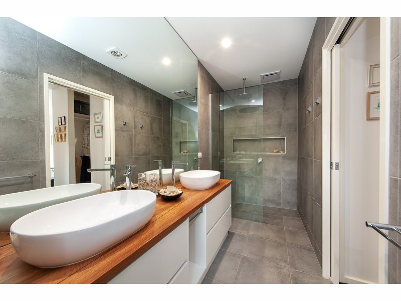 4 Cottlesloe Court, West Wodonga VIC 3690