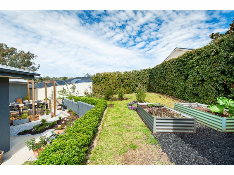 4 Cottlesloe Court, West Wodonga VIC 3690