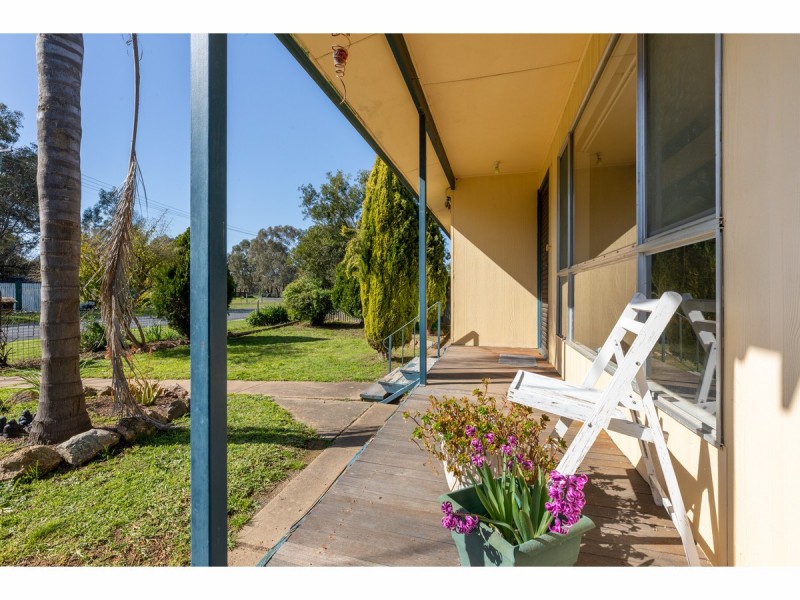 7 Hopetoun Street, Culcairn NSW 2660