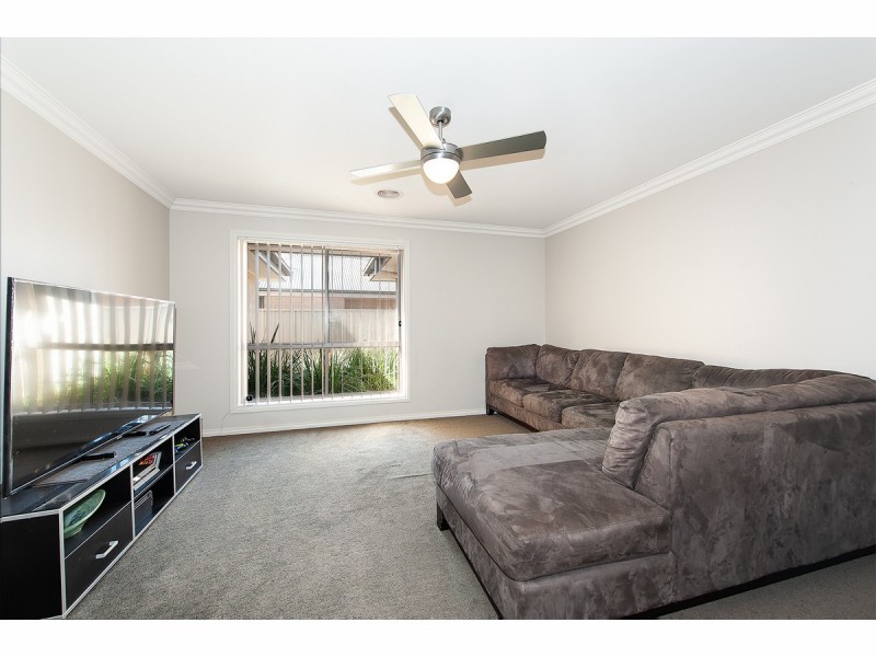 18 Harvard Place, Thurgoona NSW 2640