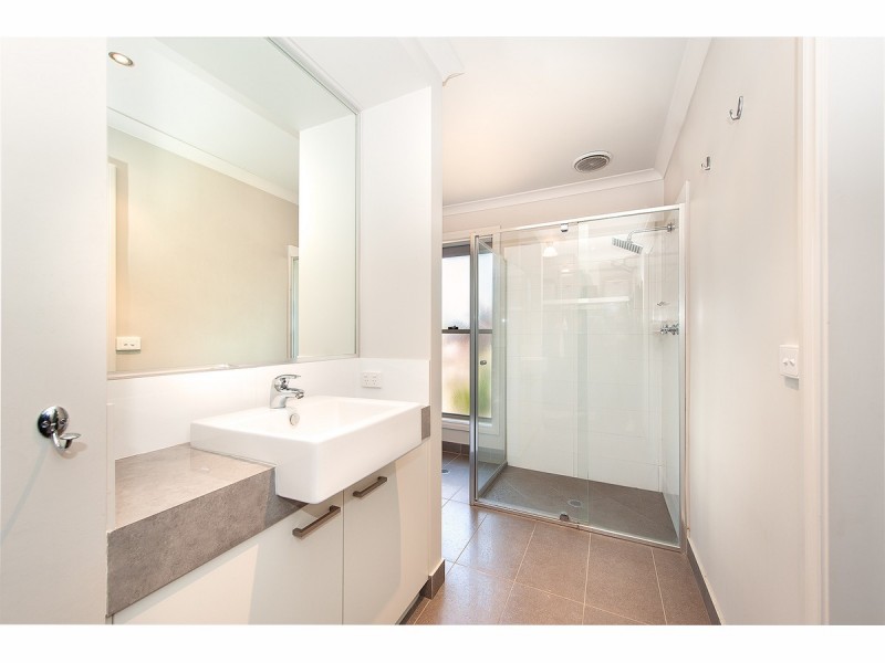 18 Harvard Place, Thurgoona NSW 2640