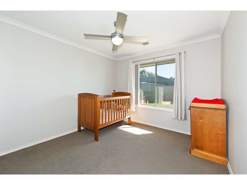 18 Harvard Place, Thurgoona NSW 2640