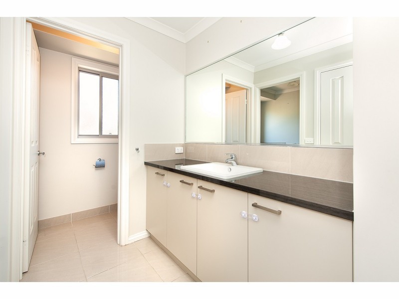 18 Harvard Place, Thurgoona NSW 2640