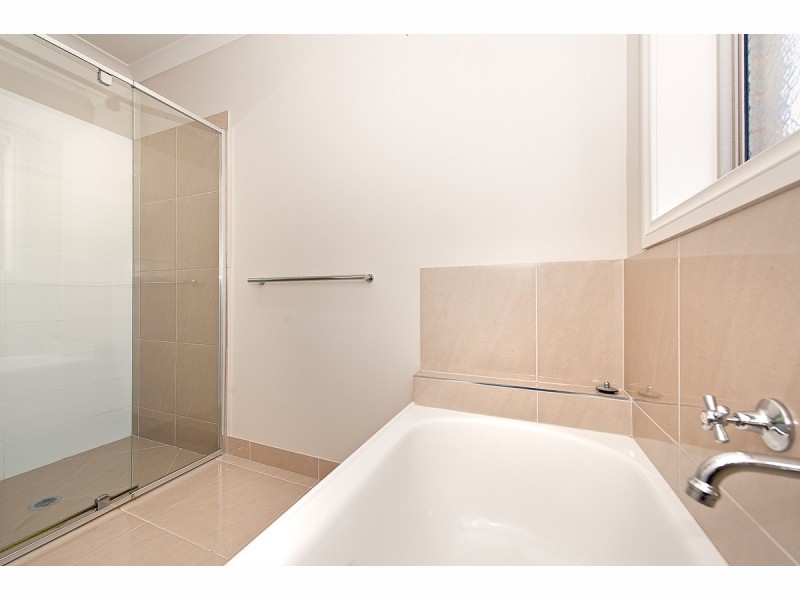 18 Harvard Place, Thurgoona NSW 2640