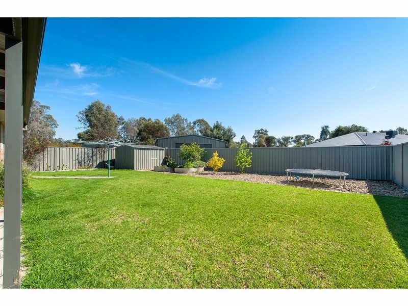 18 Harvard Place, Thurgoona NSW 2640