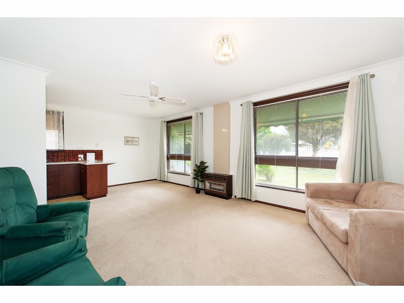 1/383 Parnall Street, Lavington NSW 2641