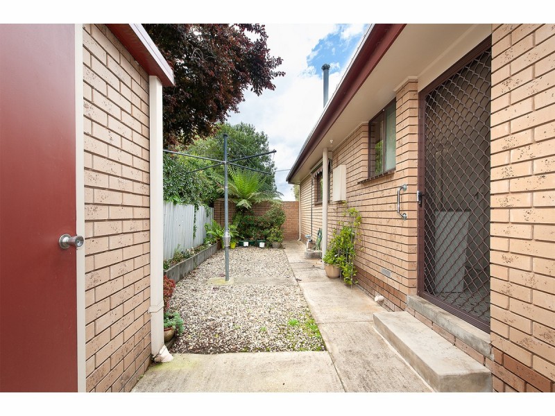 1/383 Parnall Street, Lavington NSW 2641