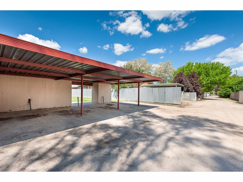 1-5/421 Urana Road, Lavington NSW 2641