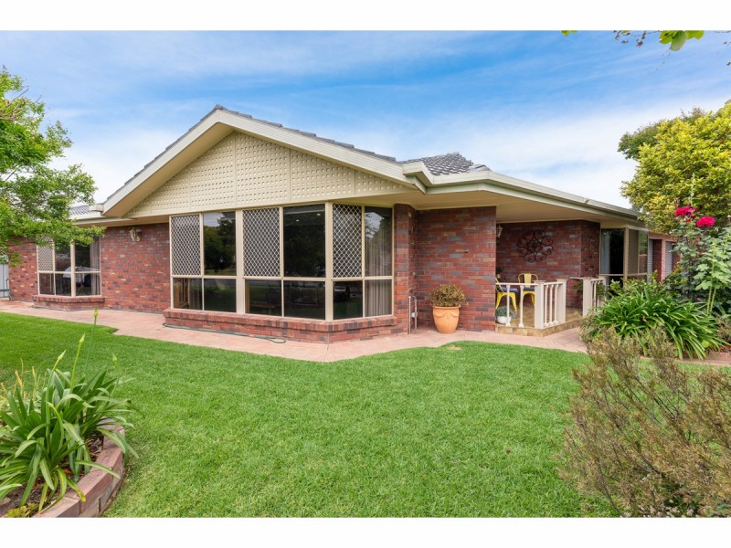 13 Worsley Place, Lavington NSW 2641