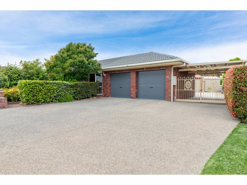 13 Worsley Place, Lavington NSW 2641