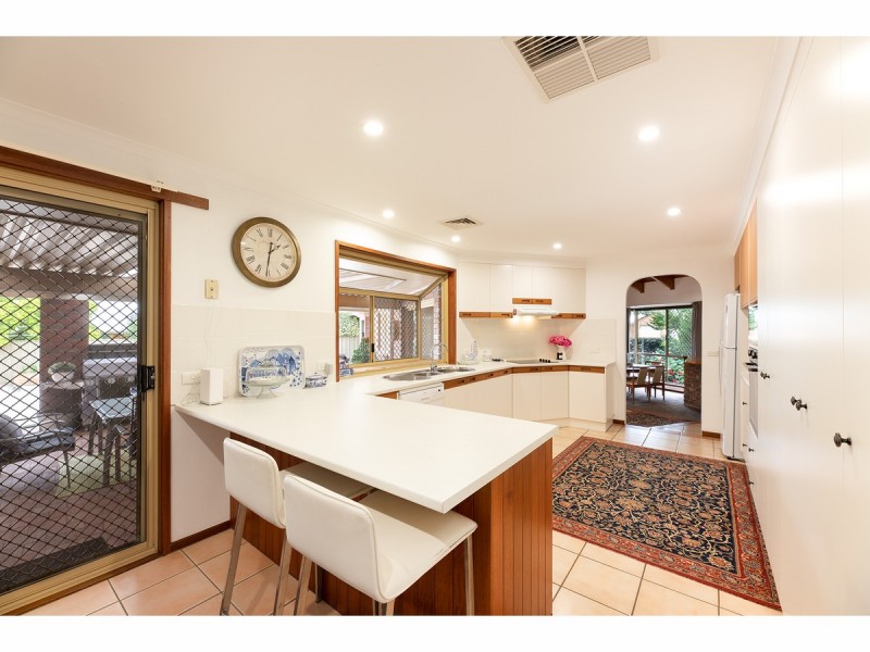 13 Worsley Place, Lavington NSW 2641
