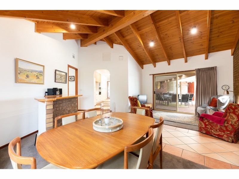 13 Worsley Place, Lavington NSW 2641