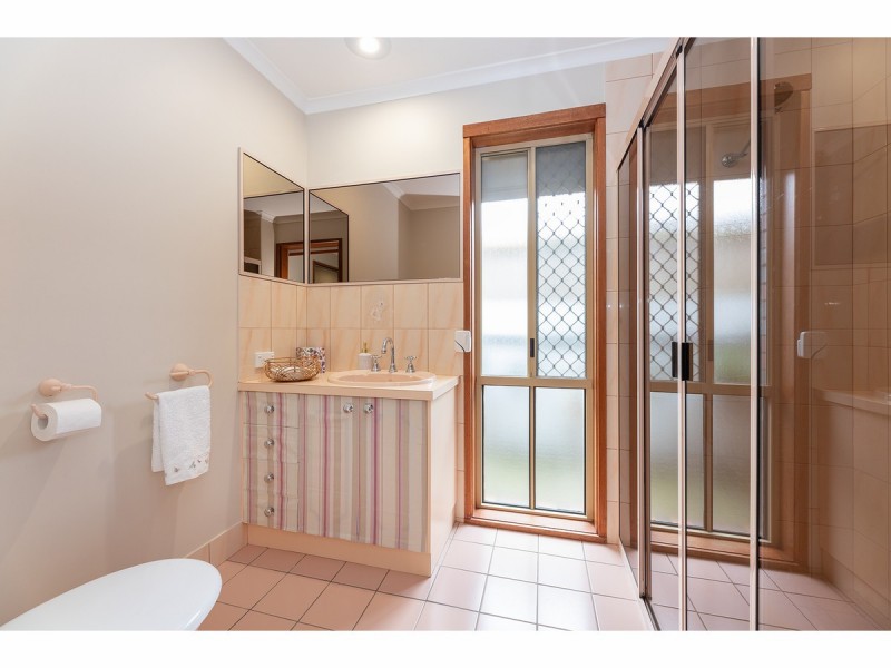 13 Worsley Place, Lavington NSW 2641