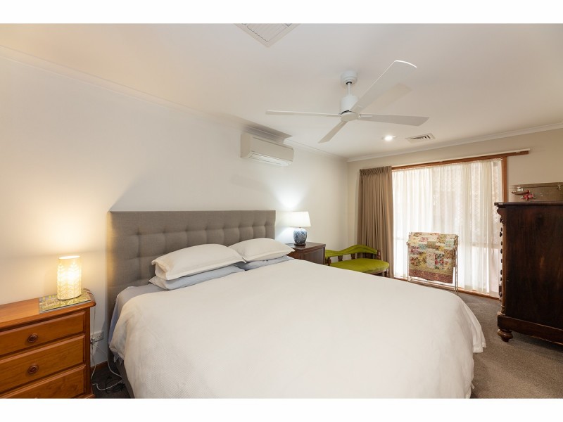 13 Worsley Place, Lavington NSW 2641