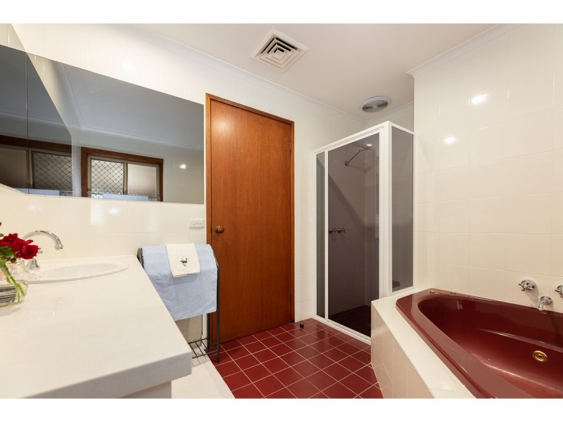 13 Worsley Place, Lavington NSW 2641