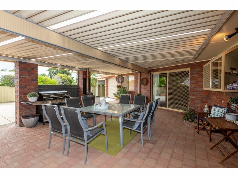 13 Worsley Place, Lavington NSW 2641
