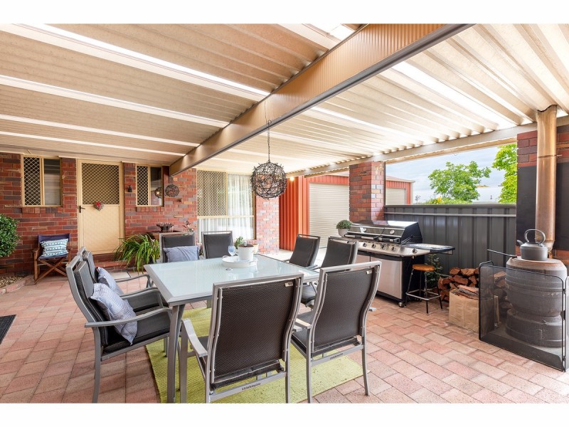 13 Worsley Place, Lavington NSW 2641