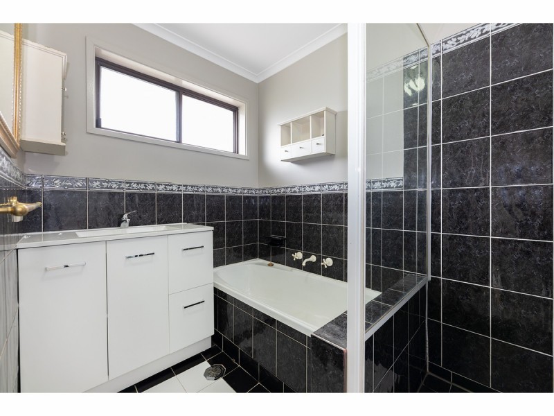 1/384 Kaylock Road, Lavington NSW 2641