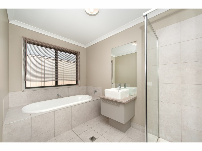 55 Lawson Circuit, Lavington NSW 2641