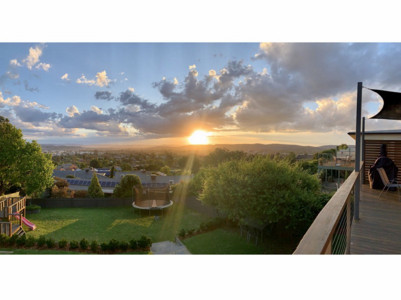 279 Highview Crescent, Lavington NSW 2641