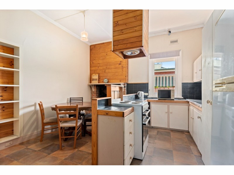 592 Poole Street, Albury NSW 2640