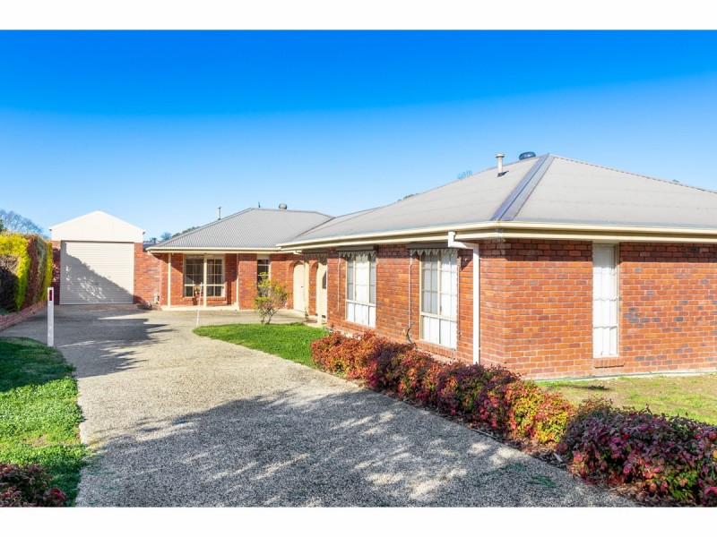 Units 1-2/52 McMaster Avenue, Lavington NSW 2641