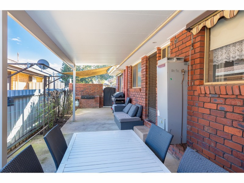 Units 1-2/52 McMaster Avenue, Lavington NSW 2641