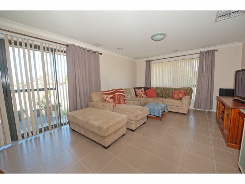 2/2 Treecreeper Street, Thurgoona NSW 2640