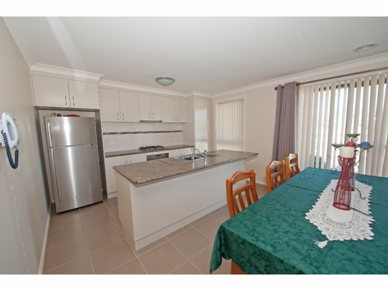 2/2 Treecreeper Street, Thurgoona NSW 2640