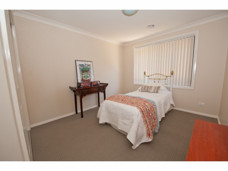 2/2 Treecreeper Street, Thurgoona NSW 2640
