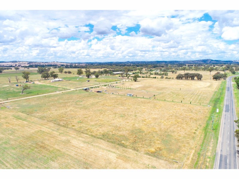 6 Sisters Lane, Howlong NSW 2643