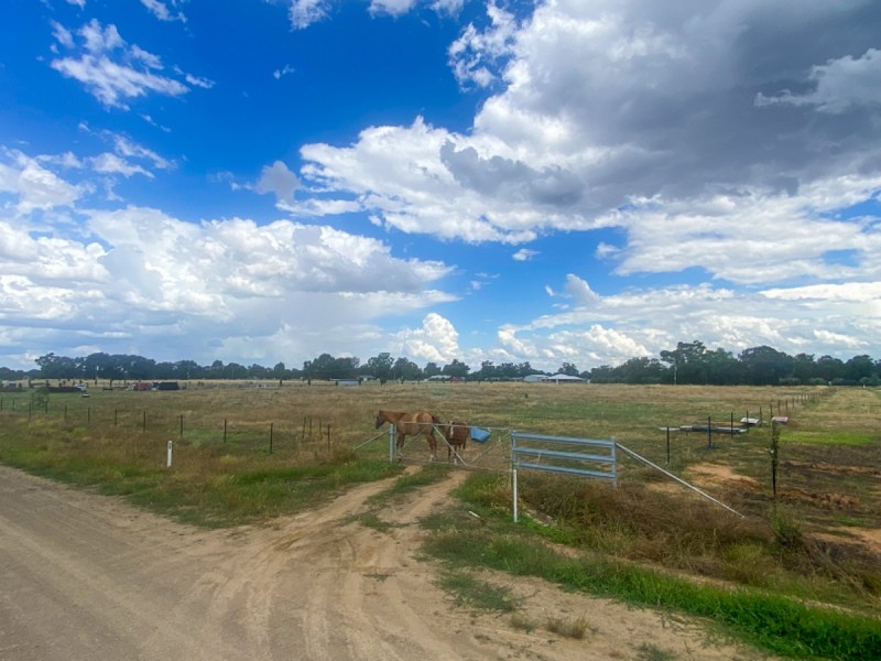 6 Sisters Lane, Howlong NSW 2643