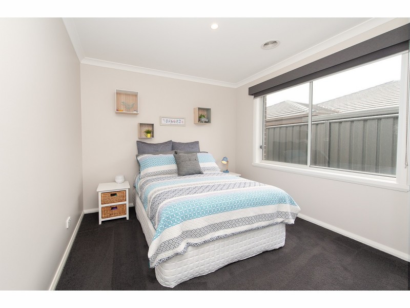 4 Stockyard Way, Thurgoona NSW 2640