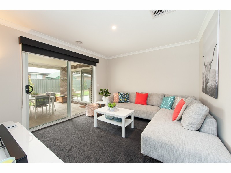 4 Stockyard Way, Thurgoona NSW 2640