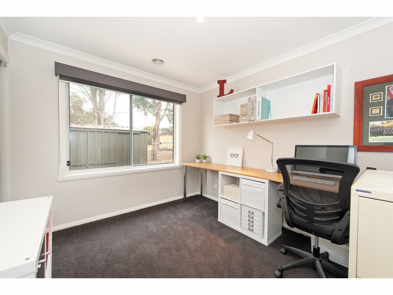4 Stockyard Way, Thurgoona NSW 2640