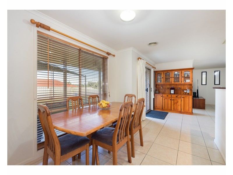 60 Mountain View Drive, Lavington NSW 2641