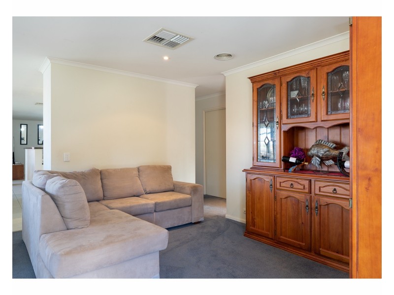 60 Mountain View Drive, Lavington NSW 2641