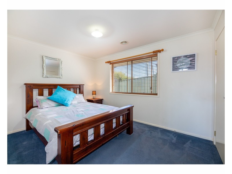 60 Mountain View Drive, Lavington NSW 2641