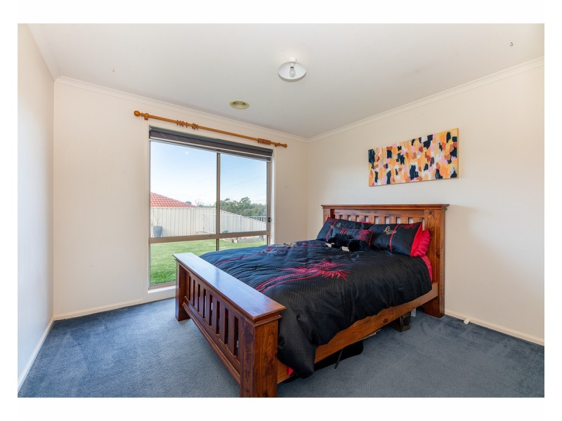 60 Mountain View Drive, Lavington NSW 2641