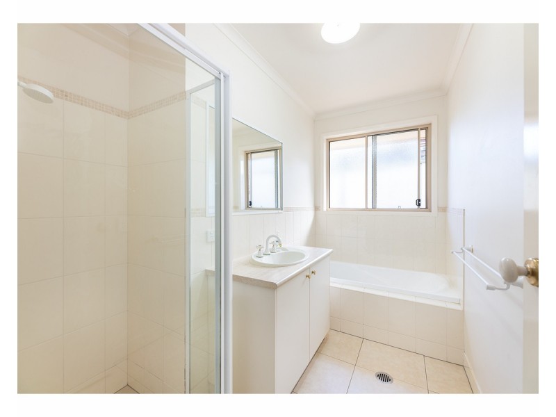 60 Mountain View Drive, Lavington NSW 2641
