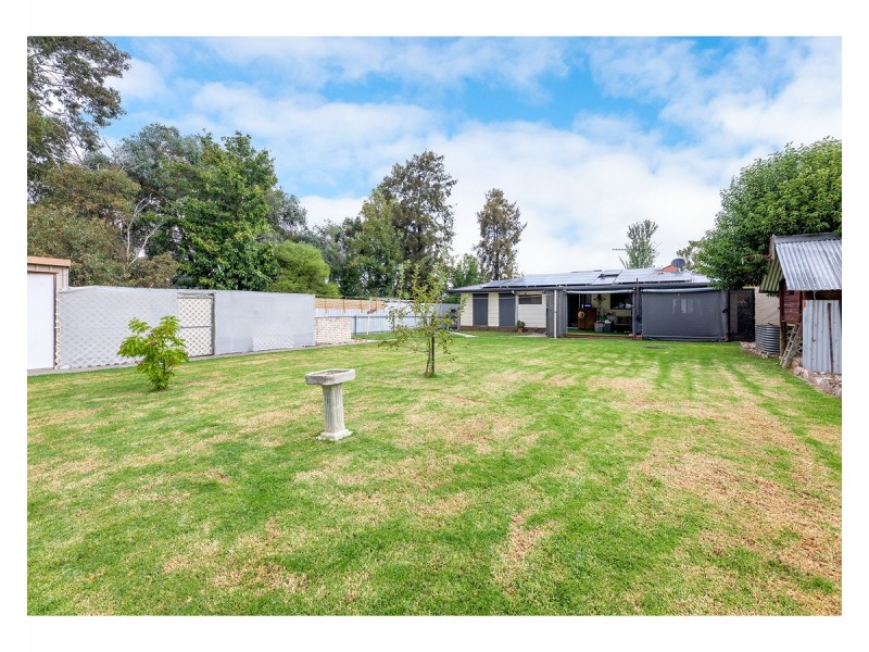 282 Clarence Street, Lavington NSW 2641