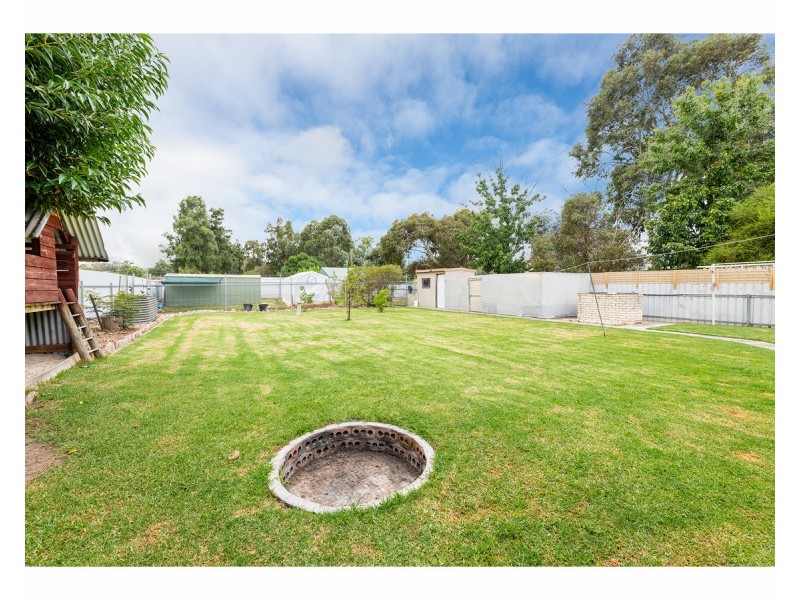 282 Clarence Street, Lavington NSW 2641