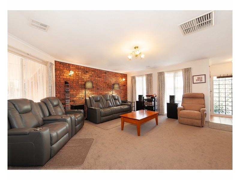 3 Owen Court, Lavington NSW 2641