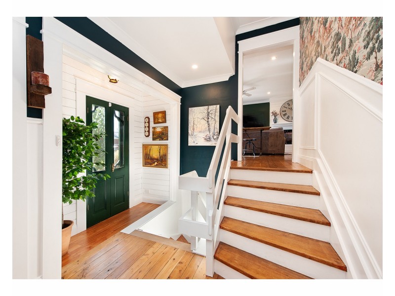 269 Highview Crescent, Lavington NSW 2641