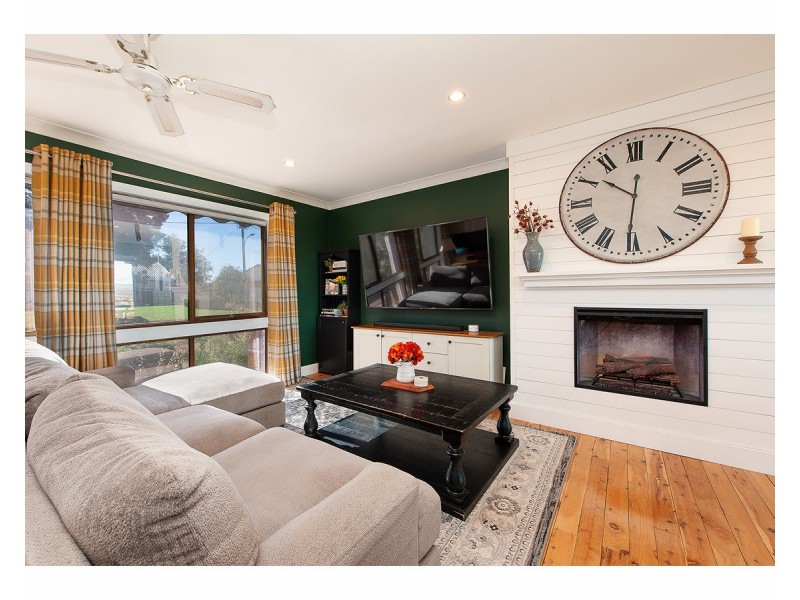 269 Highview Crescent, Lavington NSW 2641