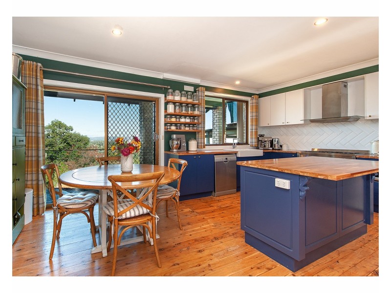 269 Highview Crescent, Lavington NSW 2641